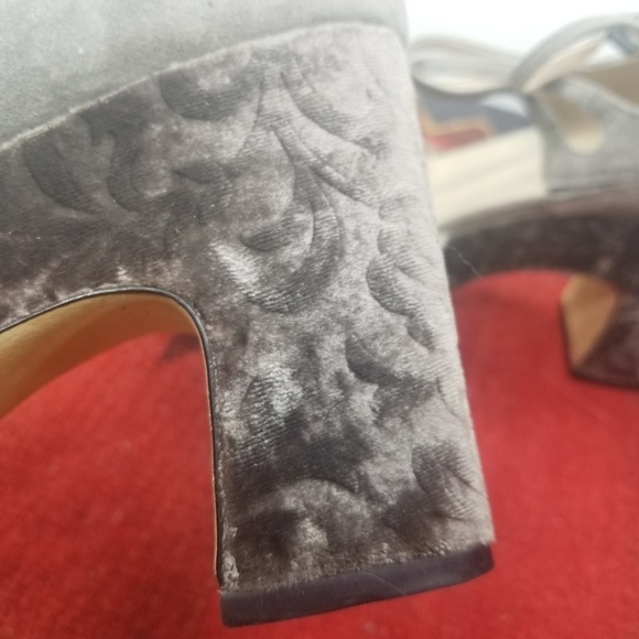 Vtg Y2k Coquette Whimsigoth Zac Posen velvet platform heels - Picture 3 of 13